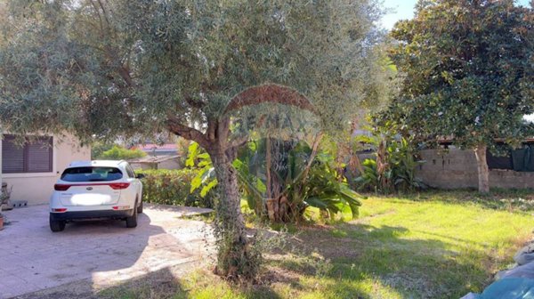 casa indipendente in vendita a Gravina di Catania