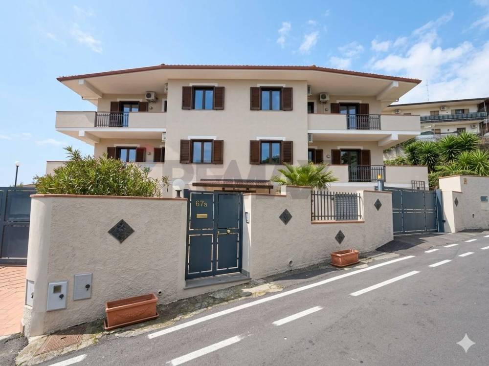 casa indipendente in vendita a Gravina di Catania