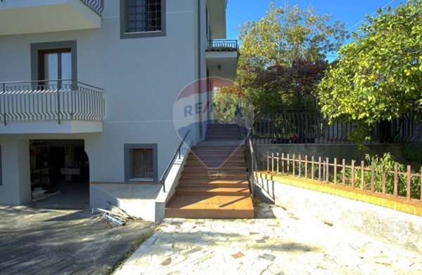 casa indipendente in vendita a Gravina di Catania