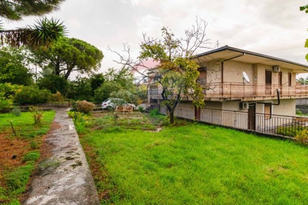casa indipendente in vendita a Gravina di Catania