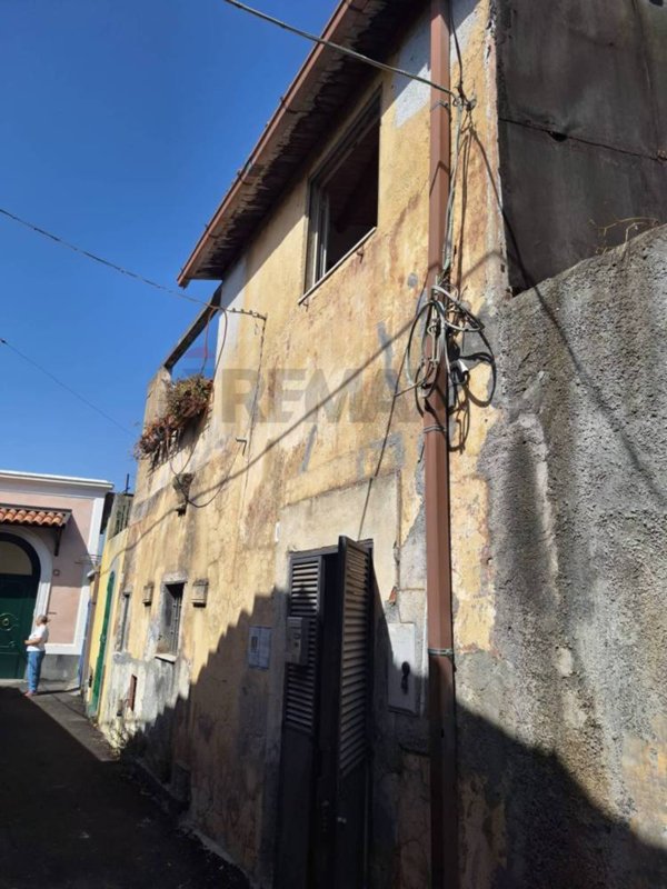 casa indipendente in vendita a Gravina di Catania