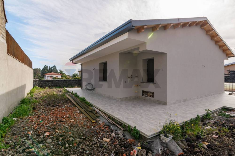 casa indipendente in vendita a Gravina di Catania