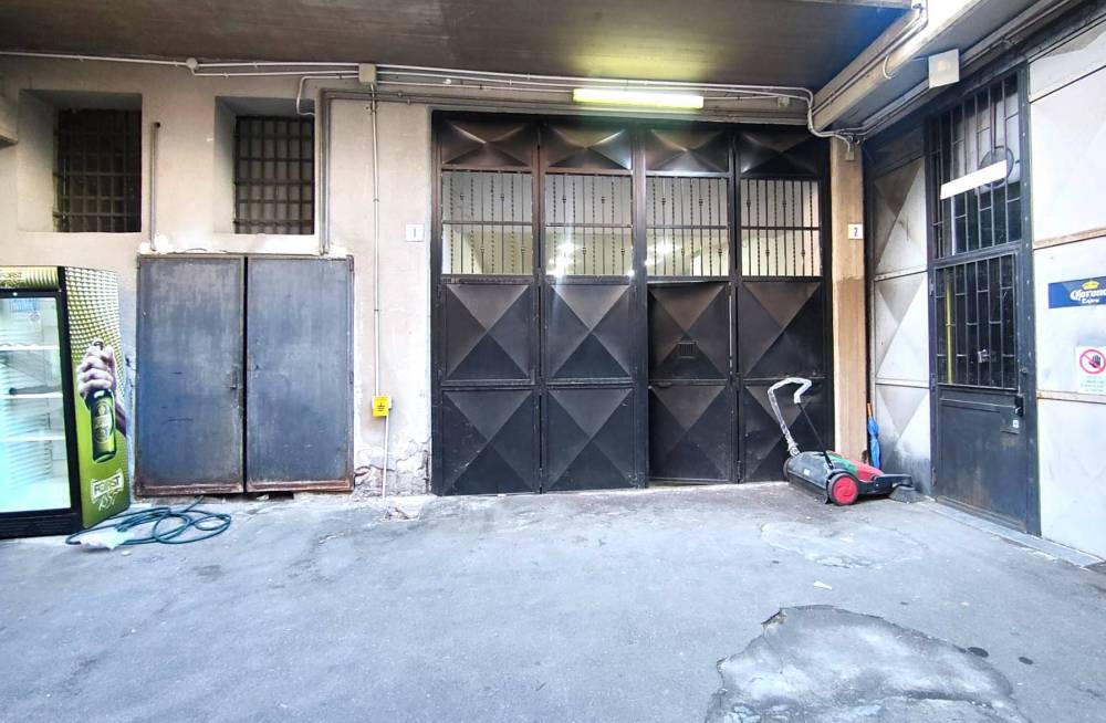 locale commerciale in vendita a Gravina di Catania