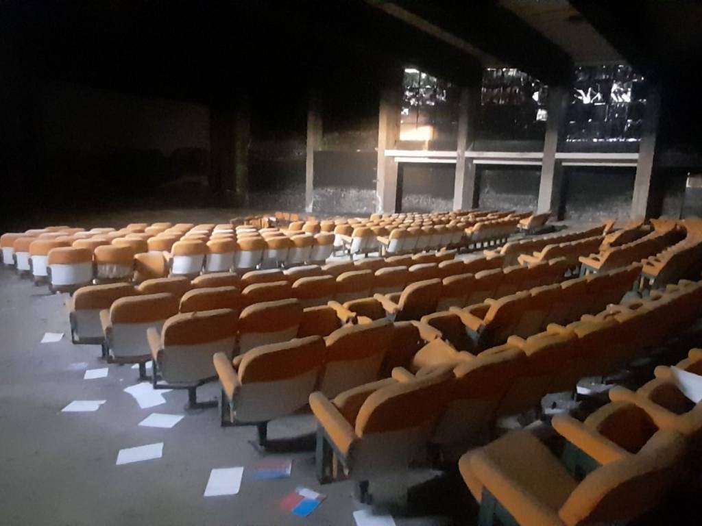 negozio in vendita a Gravina di Catania