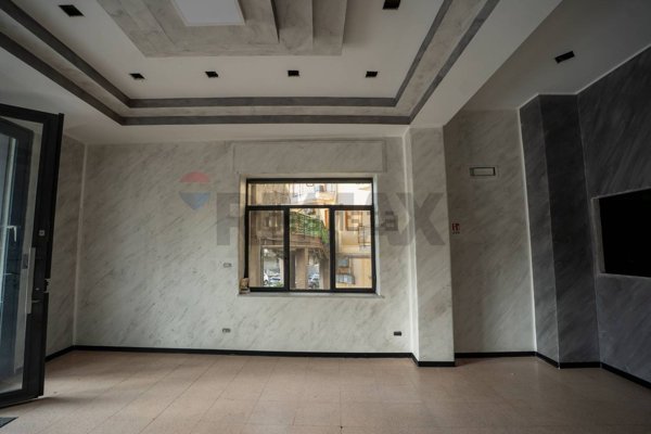 negozio in vendita a Gravina di Catania