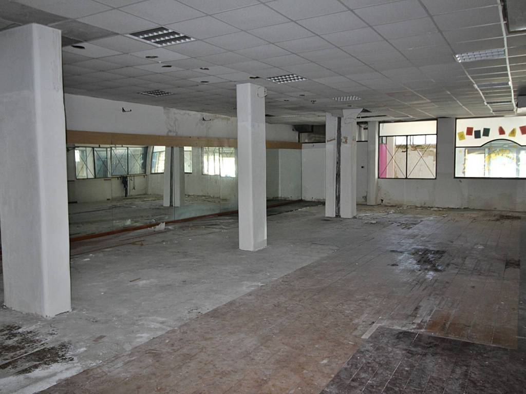 negozio in vendita a Gravina di Catania