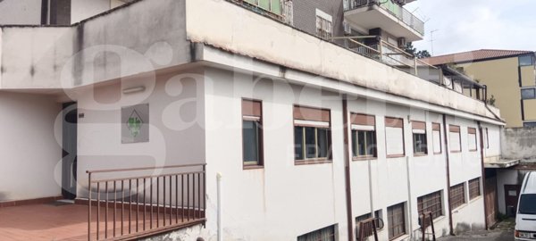 locale di sgombero in vendita a Gravina di Catania