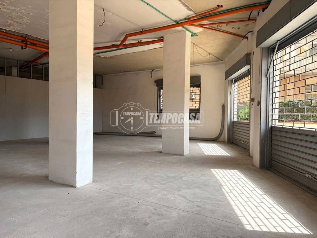 negozio in vendita a Gravina di Catania in zona San Paolo