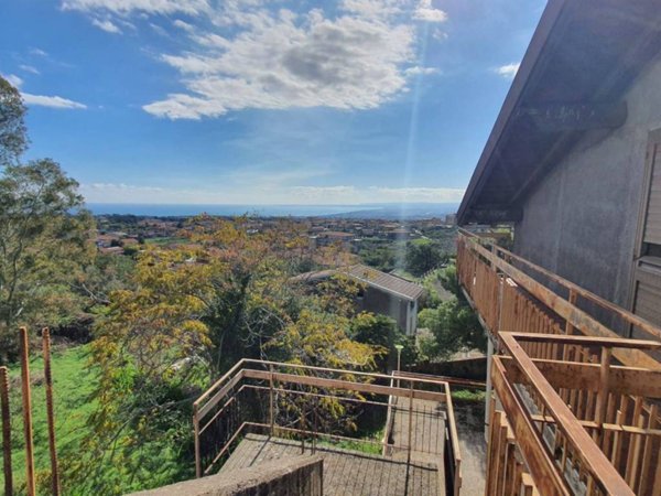 casa indipendente in vendita a Gravina di Catania