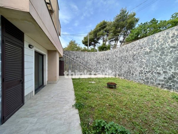 casa indipendente in vendita a Gravina di Catania
