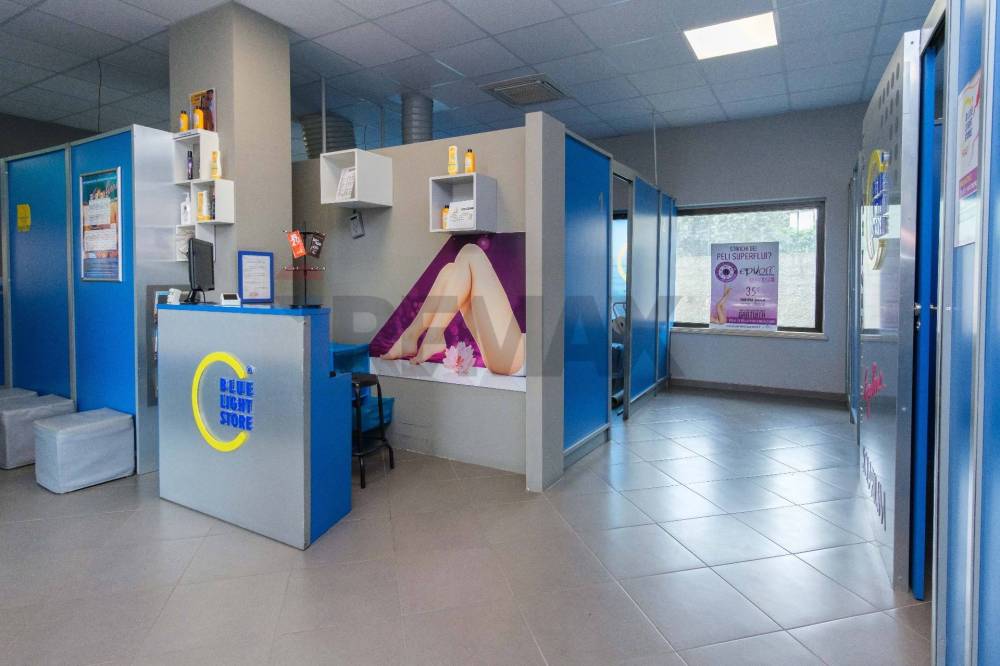negozio in vendita a Gravina di Catania