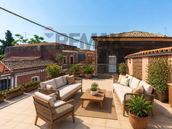 casa indipendente in vendita a Gravina di Catania
