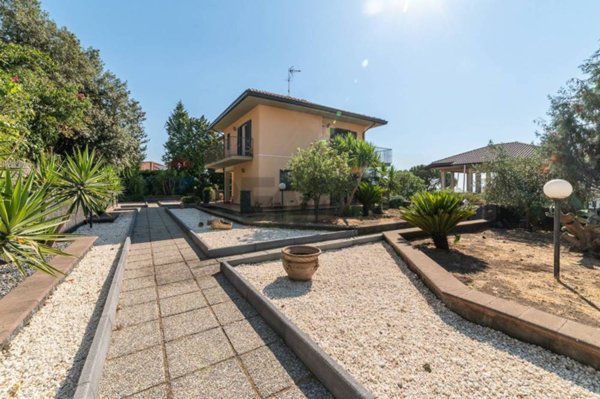casa indipendente in vendita a Gravina di Catania