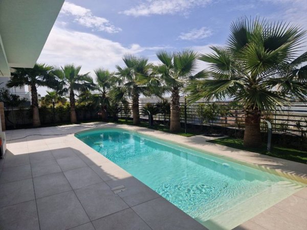casa indipendente in vendita a Gravina di Catania in zona Coviello