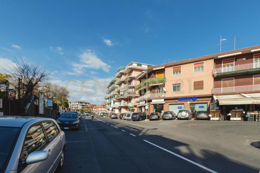 locale di sgombero in vendita a Gravina di Catania in zona San Paolo