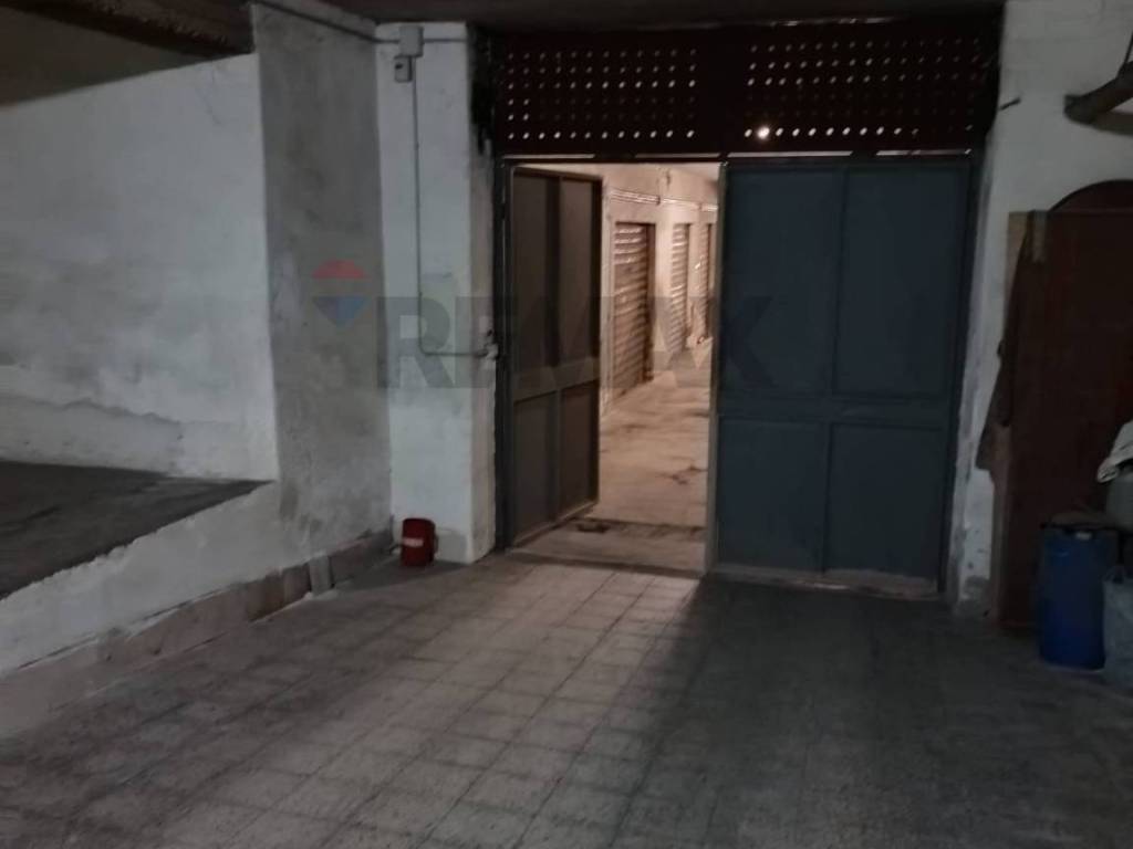 negozio in vendita a Gravina di Catania in zona Fasano