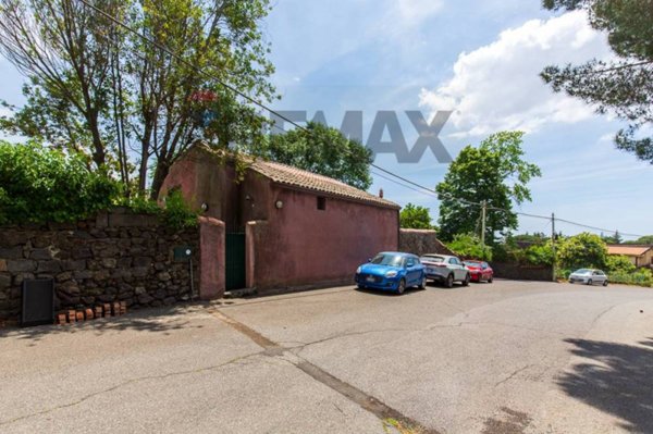 casa indipendente in vendita a Gravina di Catania