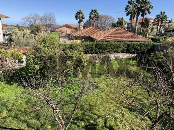 casa indipendente in vendita a Gravina di Catania