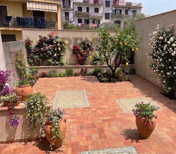casa indipendente in vendita a Gravina di Catania