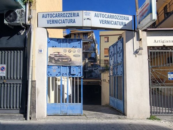 negozio in vendita a Gravina di Catania