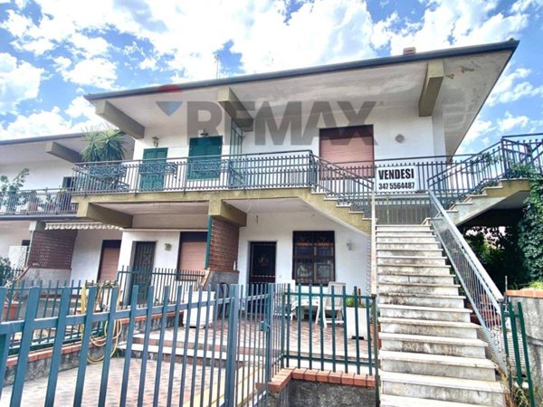 casa indipendente in vendita a Gravina di Catania
