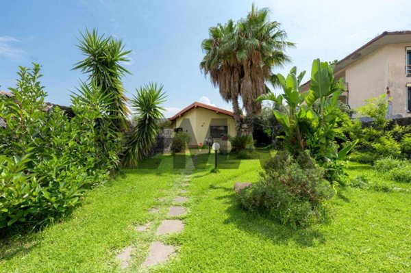 casa indipendente in vendita a Gravina di Catania