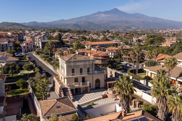 casa indipendente in vendita a Gravina di Catania
