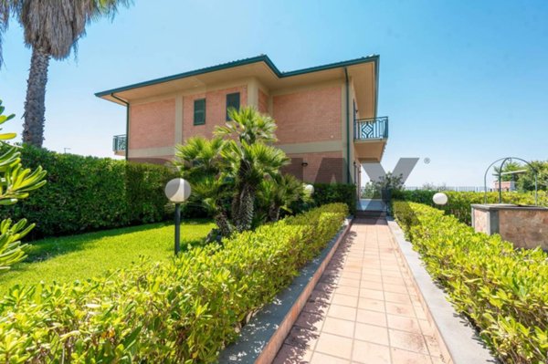 casa indipendente in vendita a Gravina di Catania