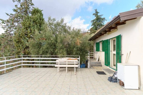 casa indipendente in vendita a Gravina di Catania