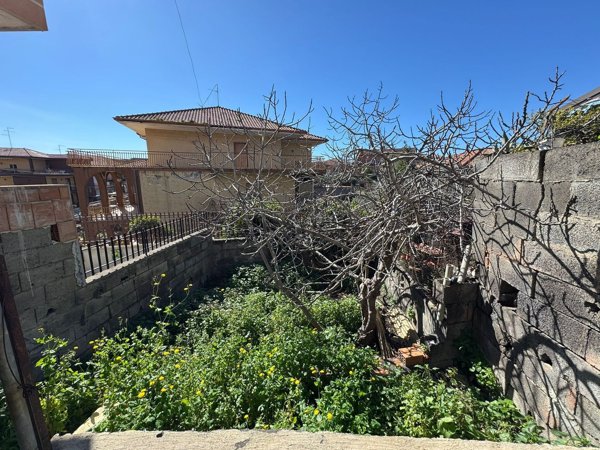 casa indipendente in vendita a Gravina di Catania