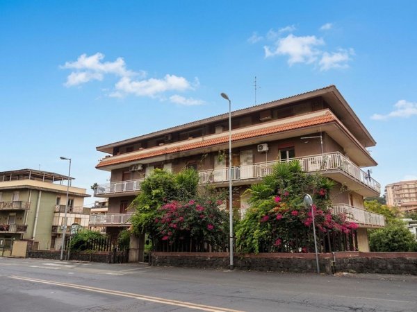 appartamento in vendita a Gravina di Catania in zona Coviello