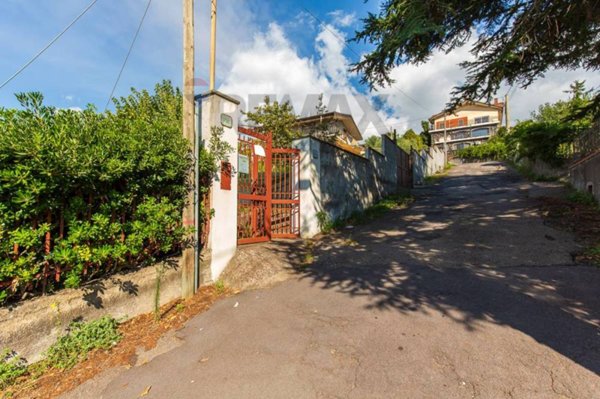 casa indipendente in vendita a Gravina di Catania
