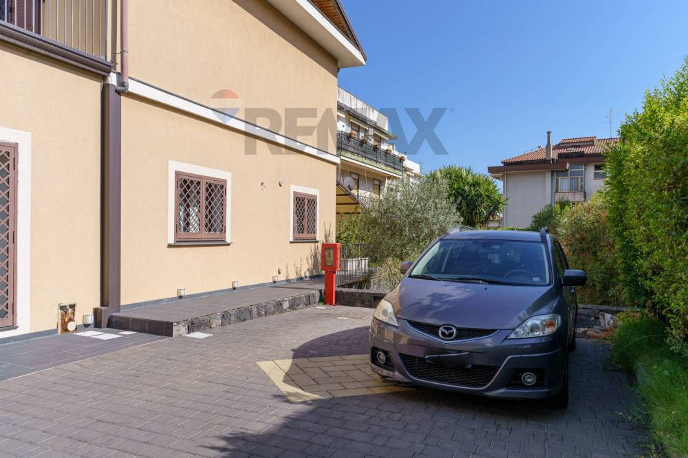 casa indipendente in vendita a Gravina di Catania