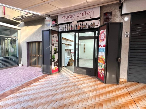 locale commerciale in vendita a Gravina di Catania