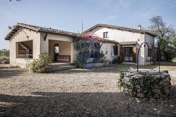 casa indipendente in vendita a Licodia Eubea