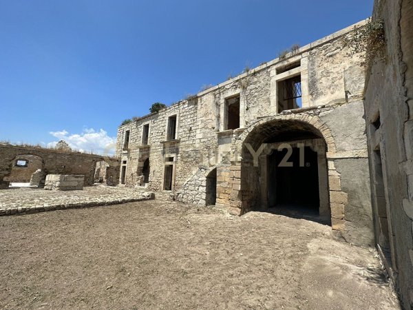 casale in vendita a Licodia Eubea