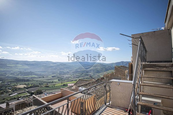 casa indipendente in vendita a Licodia Eubea