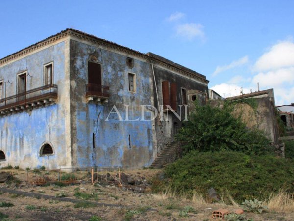 intera palazzina in vendita a Linguaglossa