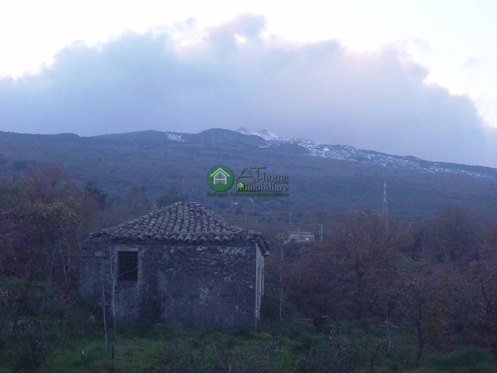 casa indipendente in vendita a Linguaglossa