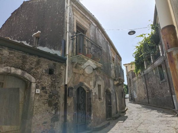 casa indipendente in vendita a Linguaglossa
