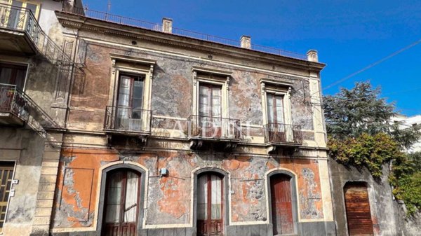 casa indipendente in vendita a Linguaglossa