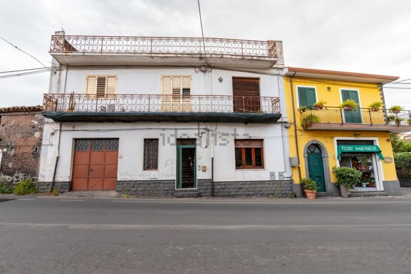 casa indipendente in vendita a Linguaglossa