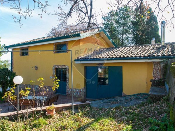 casa indipendente in vendita a Linguaglossa