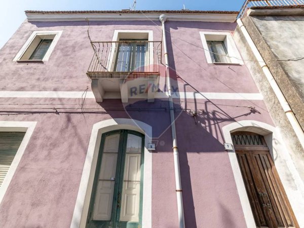 casa indipendente in vendita a Linguaglossa