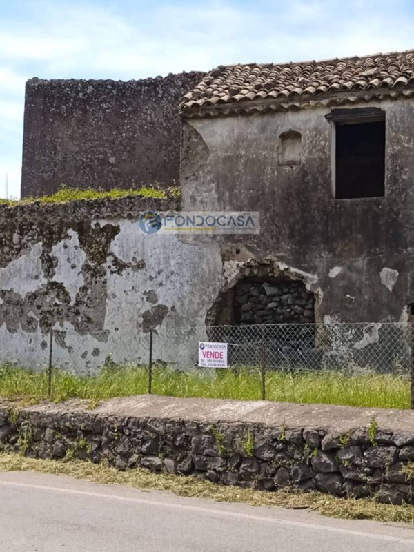 casa indipendente in vendita a Linguaglossa