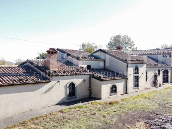 casa indipendente in vendita a Linguaglossa