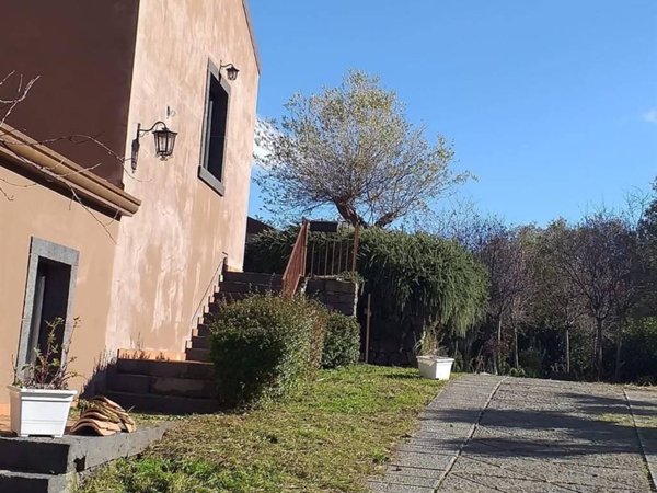 casa indipendente in vendita a Linguaglossa
