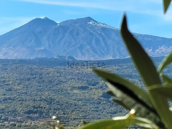 casa indipendente in vendita a Linguaglossa