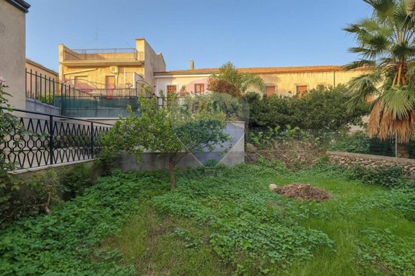 casa indipendente in vendita a Linguaglossa