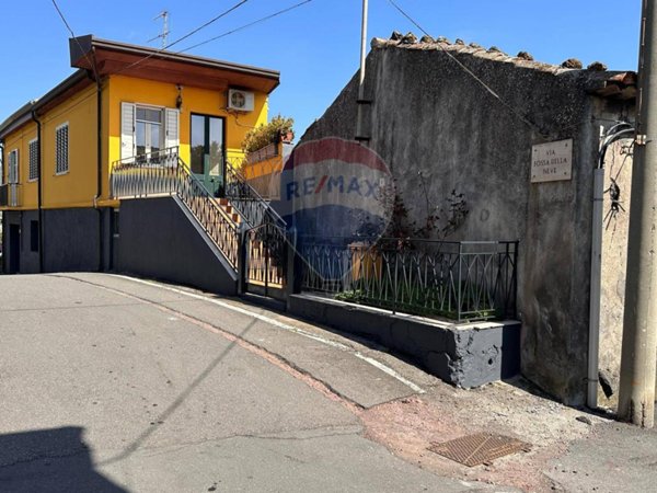 casa indipendente in vendita a Linguaglossa